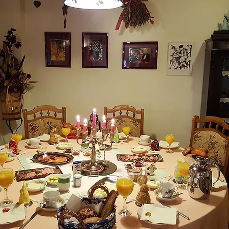 Gastehaus Schickert Han/Misafirhane Bechtheim